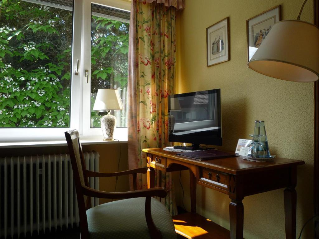 Hotel Behringer'S Traube Badenweiler Room photo